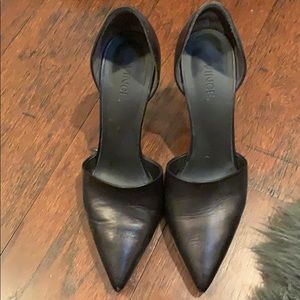 Vince pumps